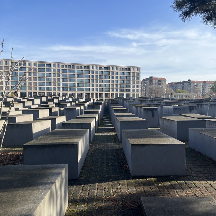 None (vergrößerte Bildansicht wird geöffnet)