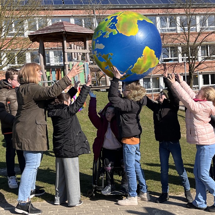 None (vergrößerte Bildansicht wird geöffnet)