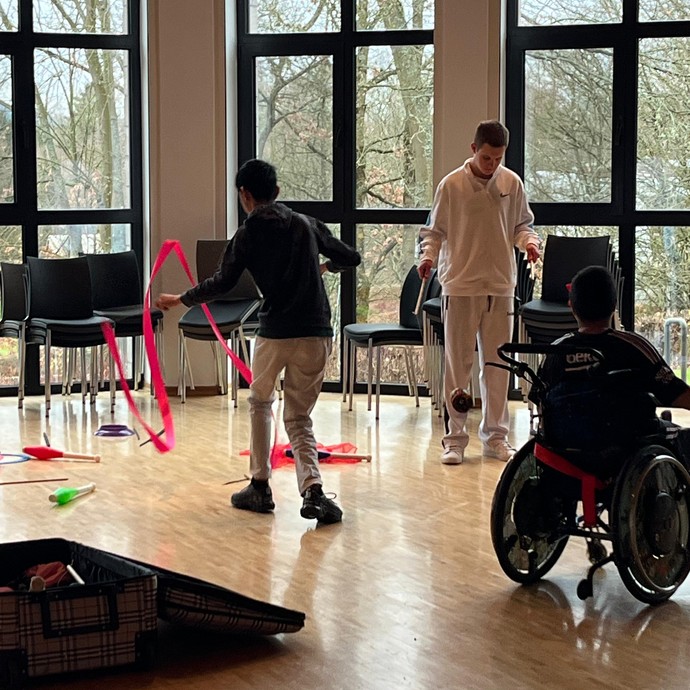 None (vergrößerte Bildansicht wird geöffnet)