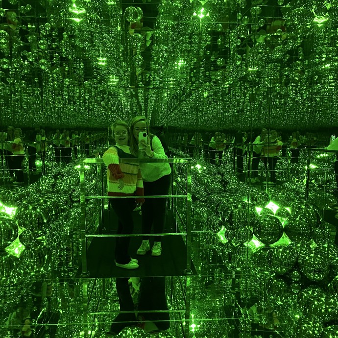 None (vergrößerte Bildansicht wird geöffnet)