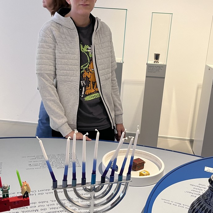 None (vergrößerte Bildansicht wird geöffnet)