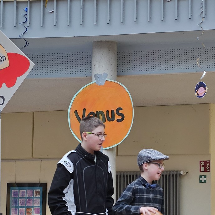 None (vergrößerte Bildansicht wird geöffnet)