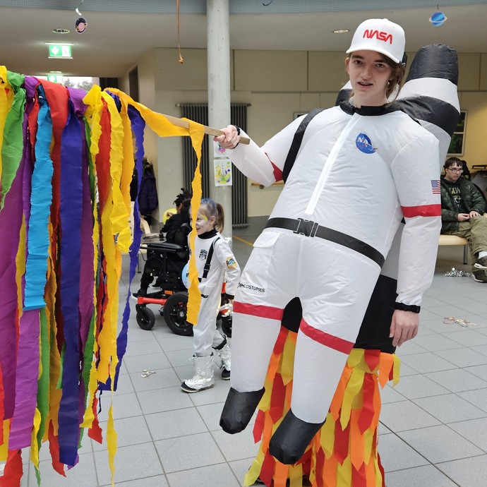 None (vergrößerte Bildansicht wird geöffnet)