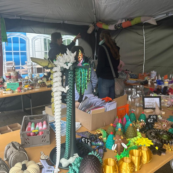 None (vergrößerte Bildansicht wird geöffnet)